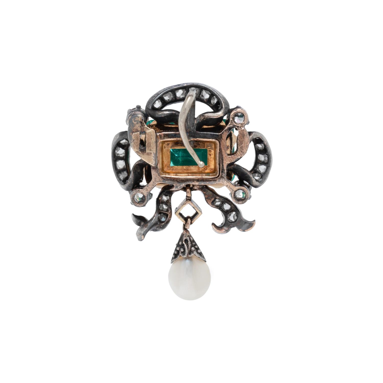 ANTIQUE, COLOMBIAN EMERALD AND DIAMOND BROOCH