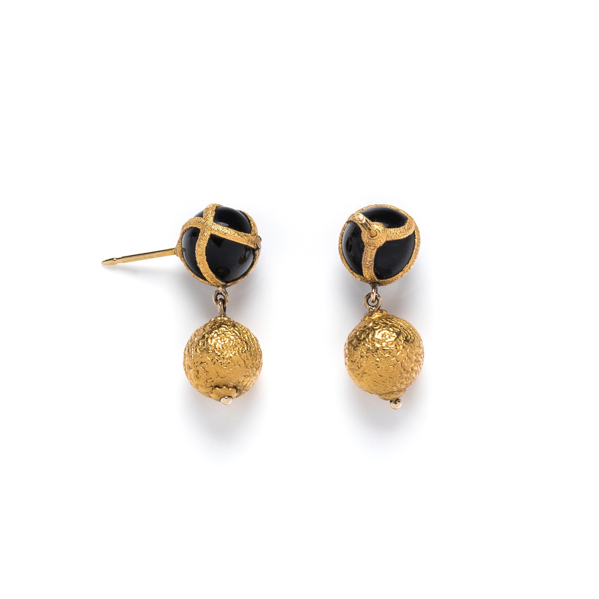 YELLOW GOLD AND ONYX SET