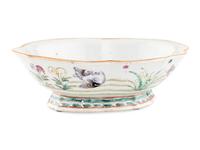 A Chinese Export Porcelain Dish
