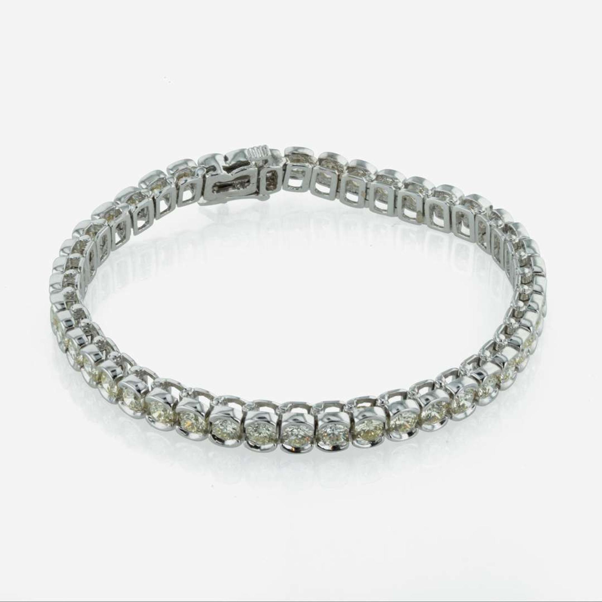 A 14K White Gold and Diamond Tennis Bracelet