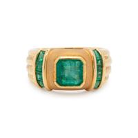 YELLOW GOLD AND EMERALD RING