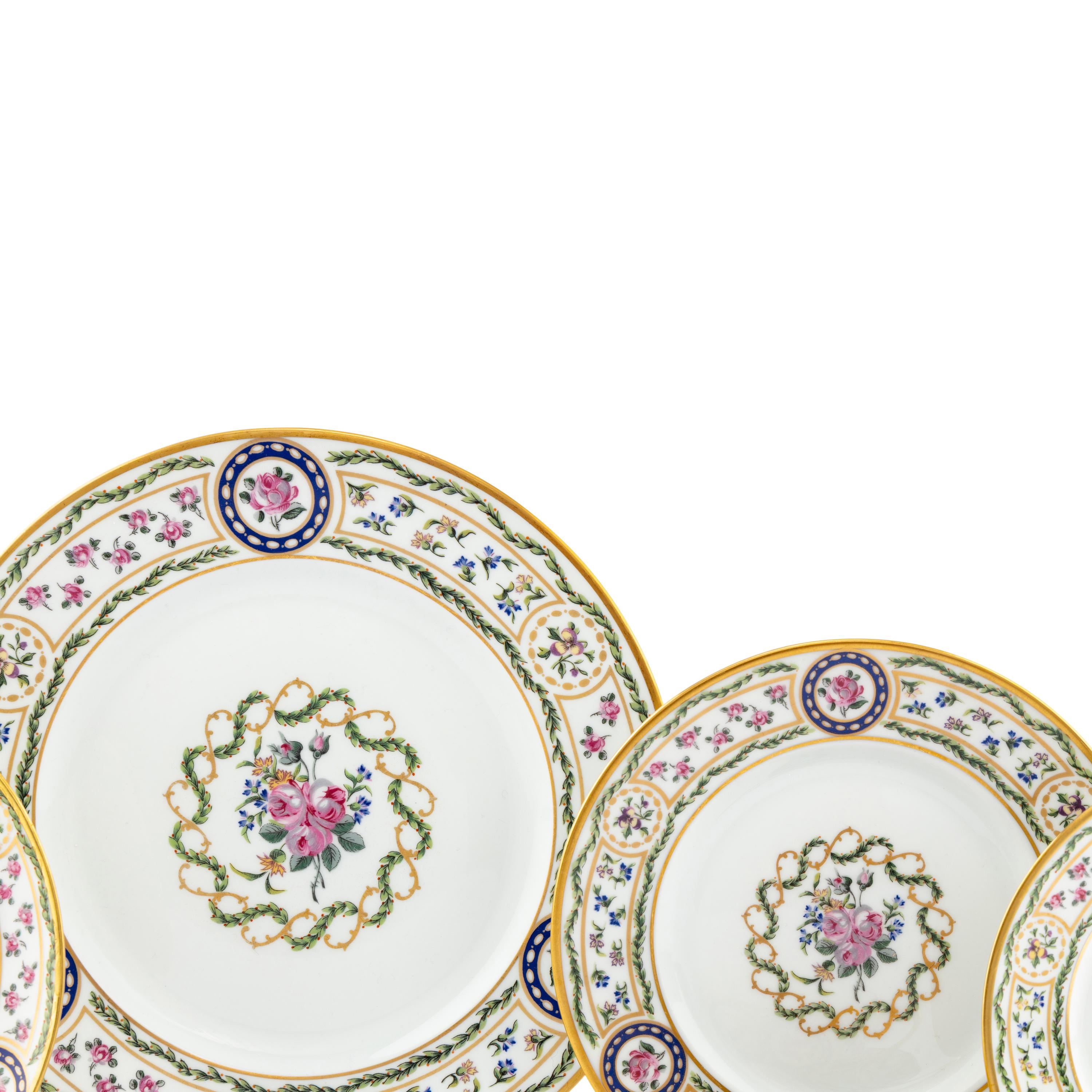 A Haviland Limoges Louveciennes Porcelain Dinner Service