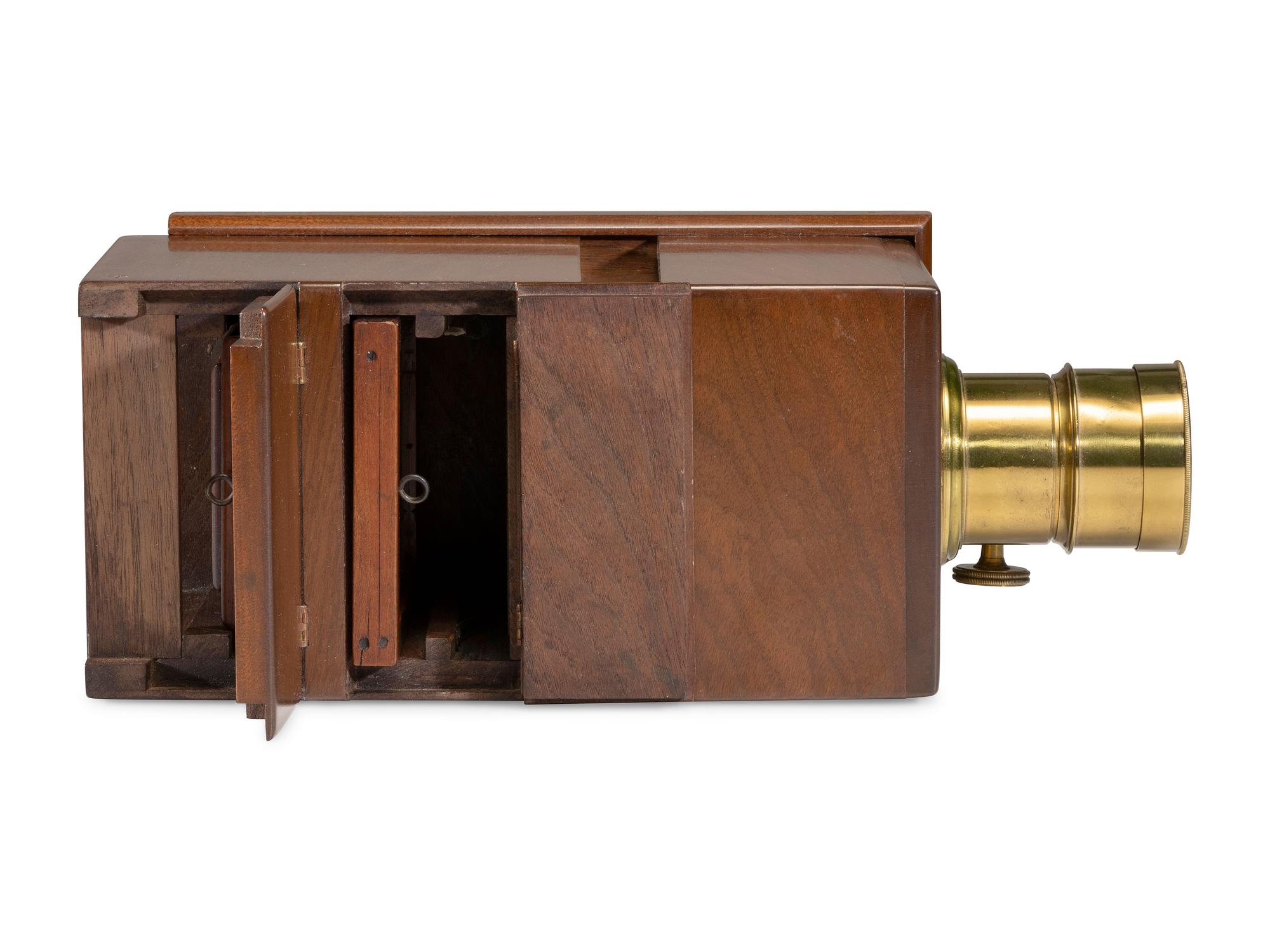 [EARLY PHOTOGRAPHY]. American, Robert's-Style quarter plate daguerreotype camera.