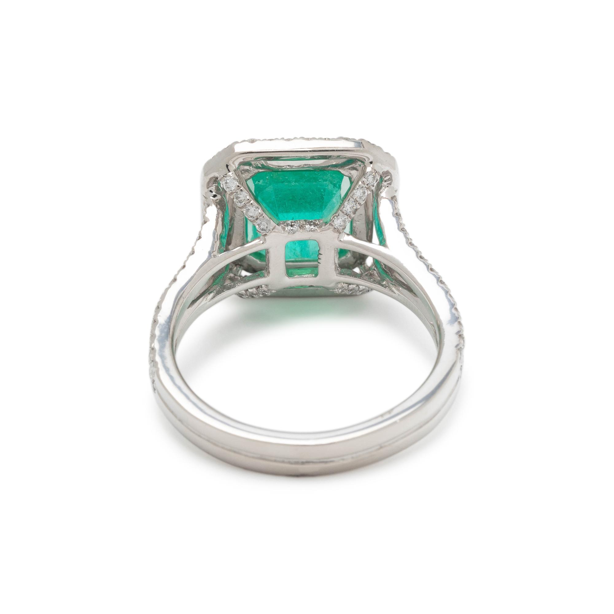 COLOMBIAN EMERALD AND DIAMOND RING