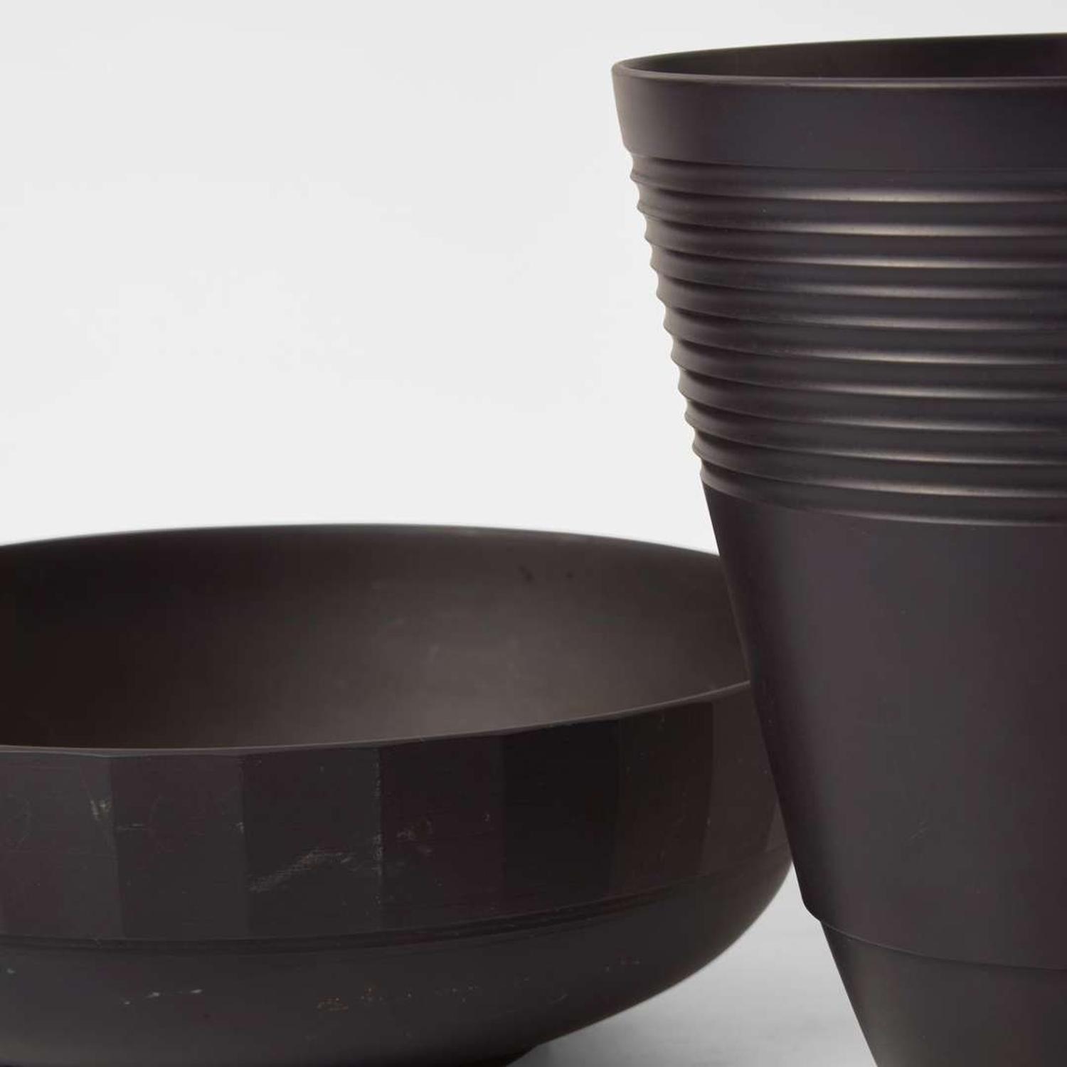 Two Wedgwood Black Basalt Keith Murray (1892-1981) Designed Items UK, 1930s