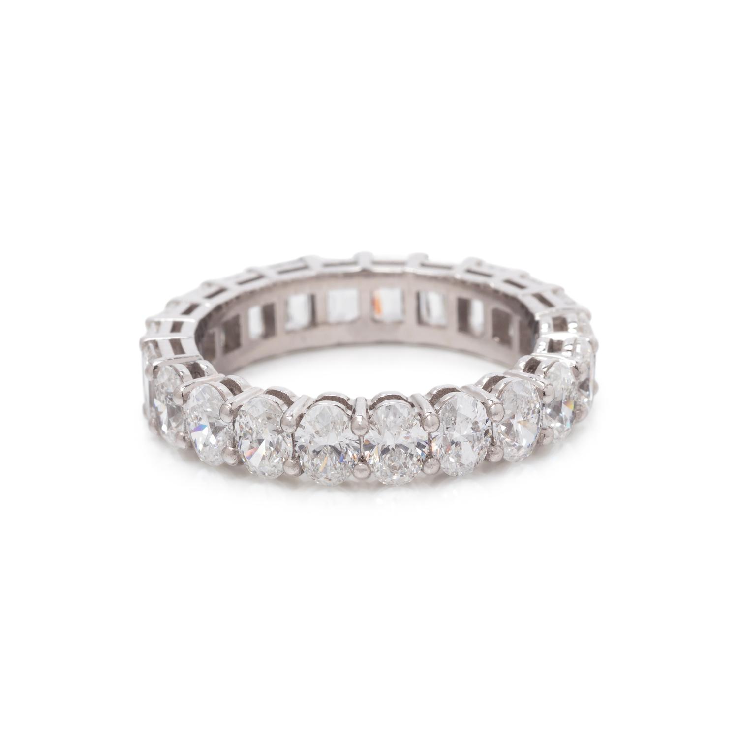 TWO-SIDED DIAMOND ETERNITY BAND