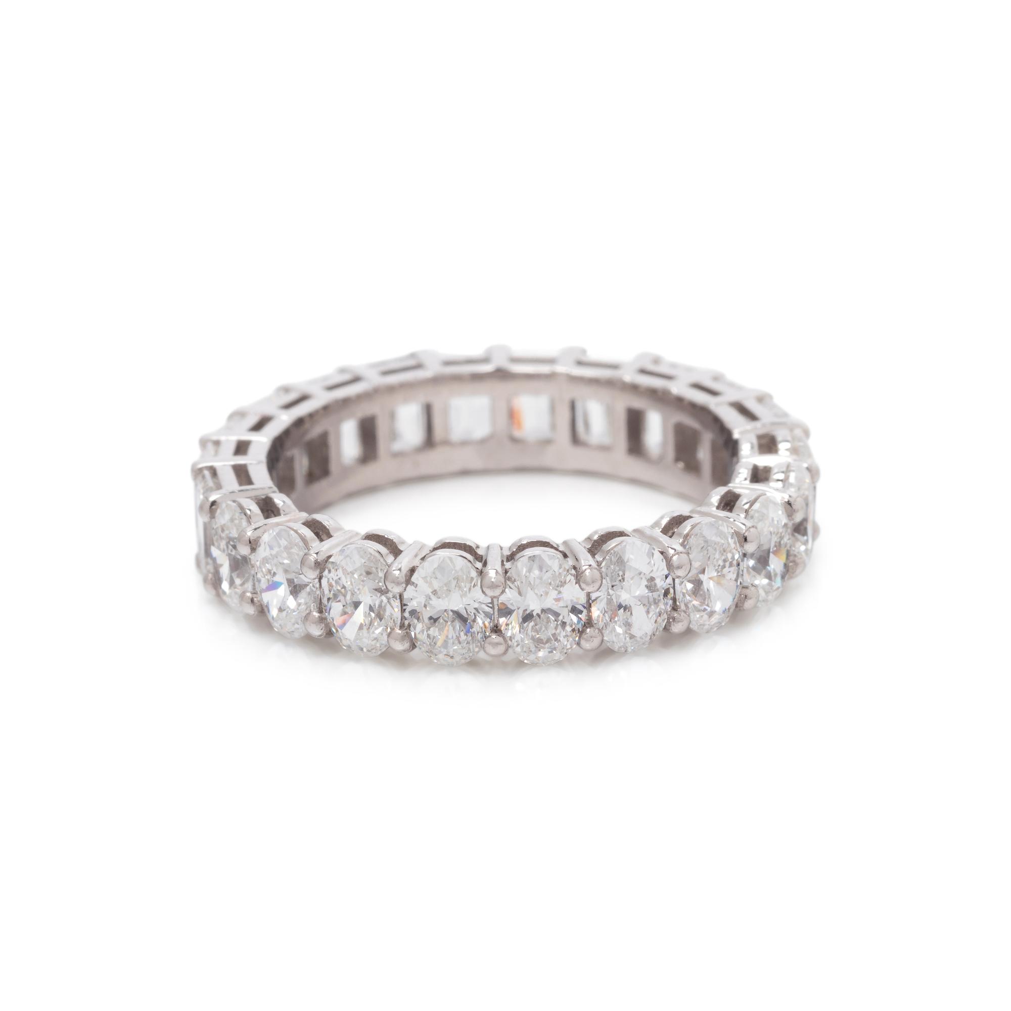TWO-SIDED DIAMOND ETERNITY BAND