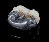 A Black and White Jade Carving of Double Badgers Length 1 1/2 inches. — 18TH/19TH CENTURY