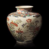 A Japanese "Gosu Blue"-Decorated Satsuma Vase, Tawara Koseki, Meiji Period 日本明治時期 薩摩燒花卉紋賞瓶