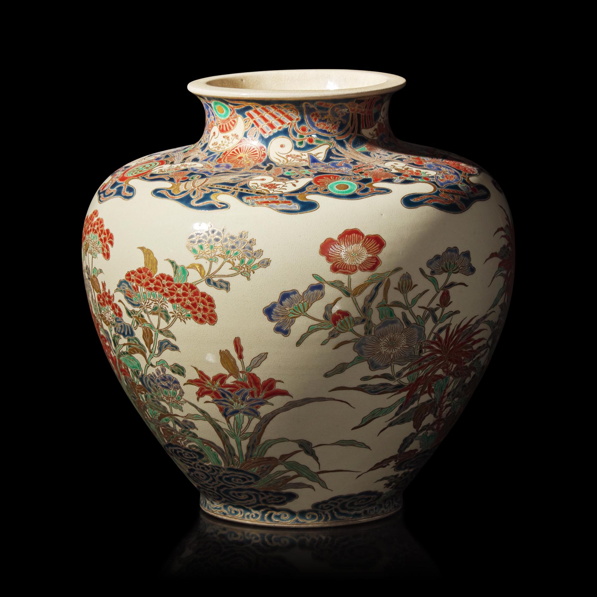 A Japanese "Gosu Blue"-Decorated Satsuma Vase, Tawara Koseki, Meiji Period 日本明治時期 薩摩燒花卉紋賞瓶