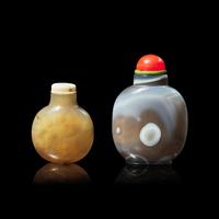 Two Chinese Agate Snuff Bottles 瑪瑙鼻煙壺兩支