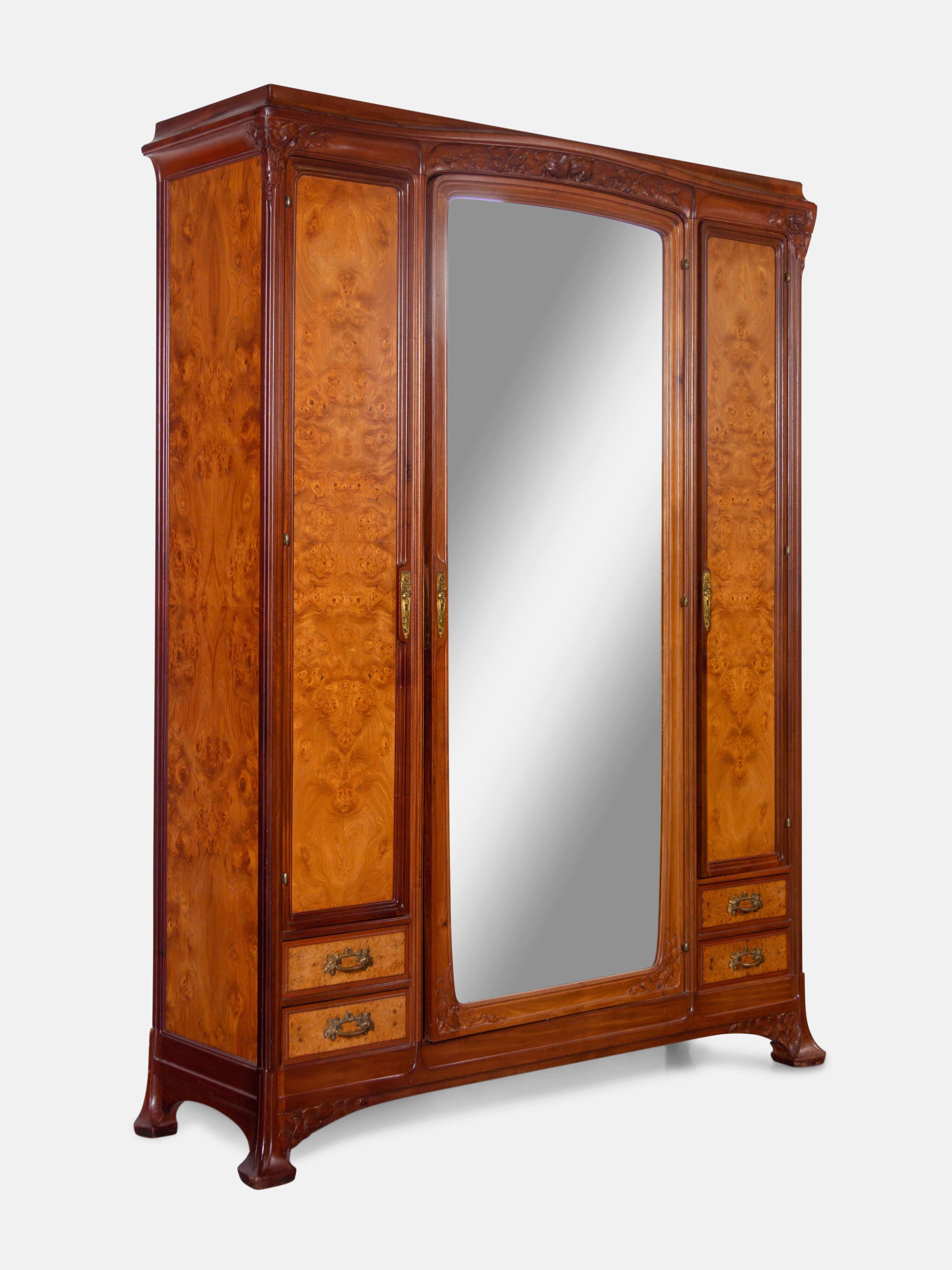 Armoire