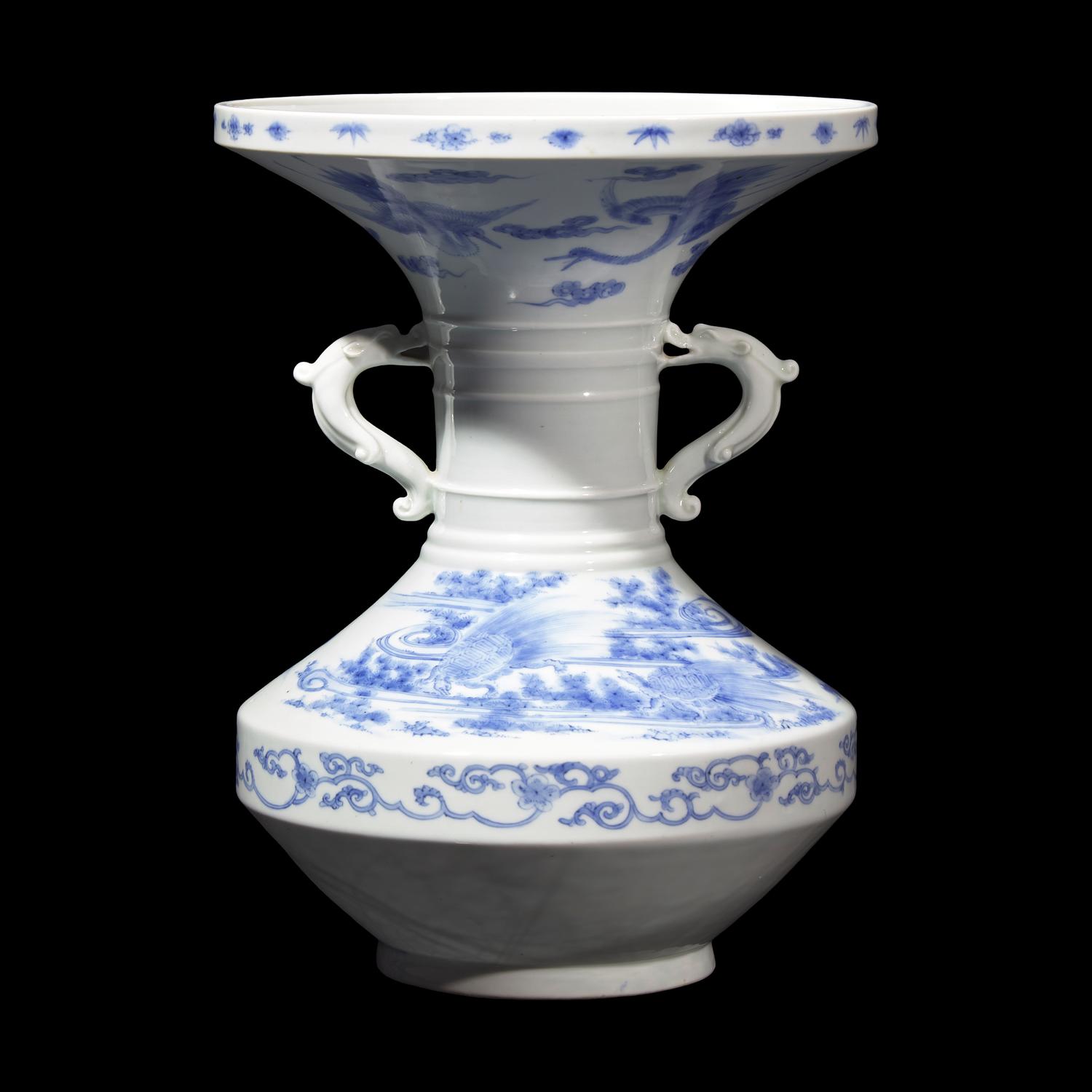A Japanese Hirado Cranes and Minogame Vase with 'Dragon' Handles, Meiji Period 日本明治时代 平戶燒神龜紋雙龍首盤口瓶