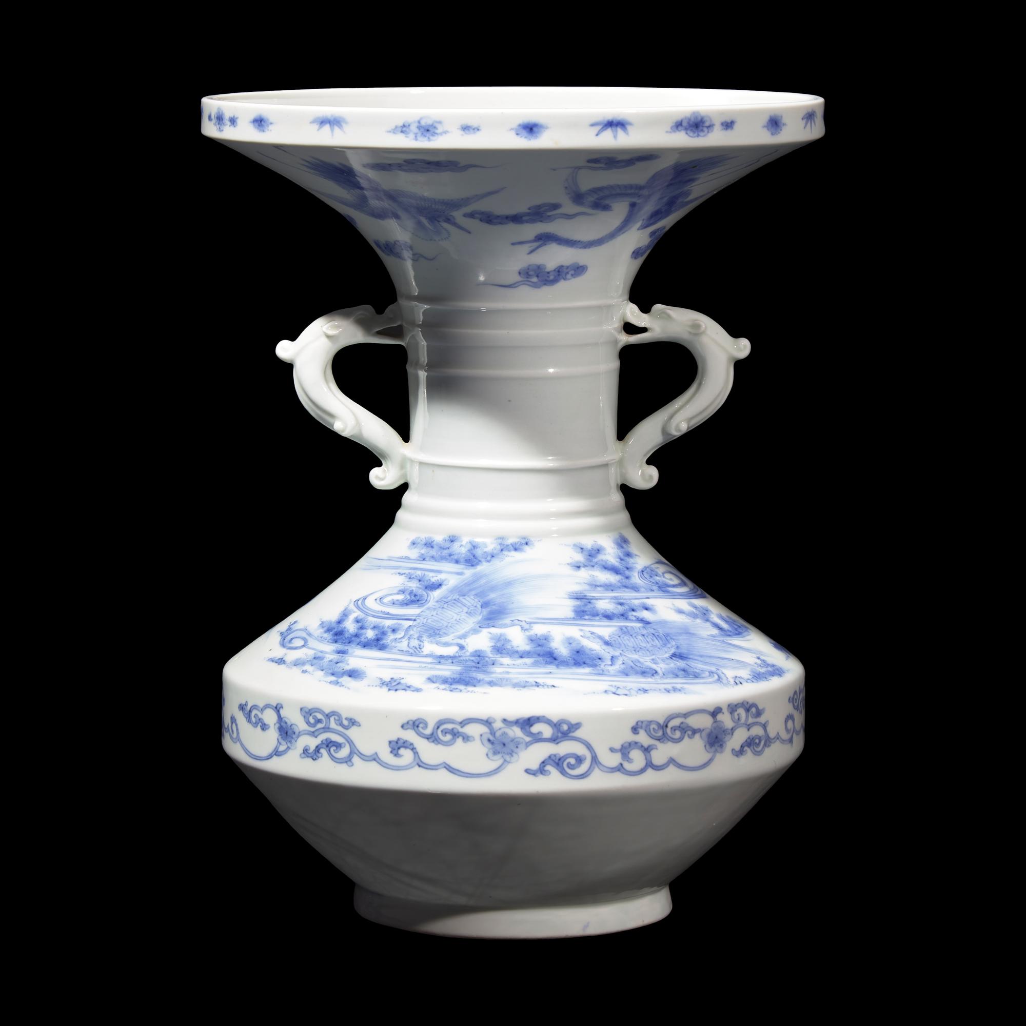 A Japanese Hirado Cranes and Minogame Vase with 'Dragon' Handles, Meiji Period 日本明治时代 平戶燒神龜紋雙龍首盤口瓶