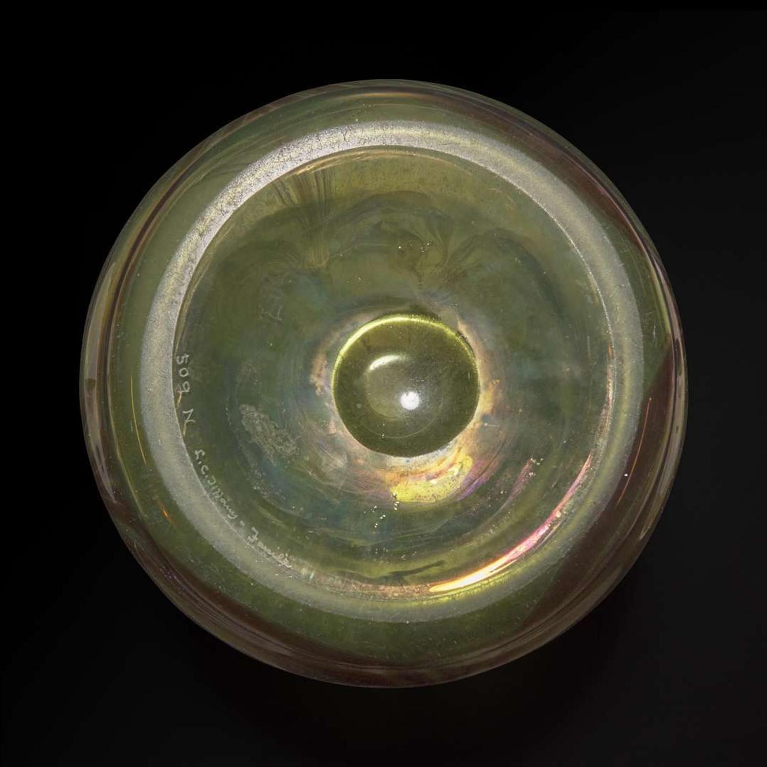 Tiffany Studios A Large Gourd-Form Decorated Favrile Vase, New York, 1919