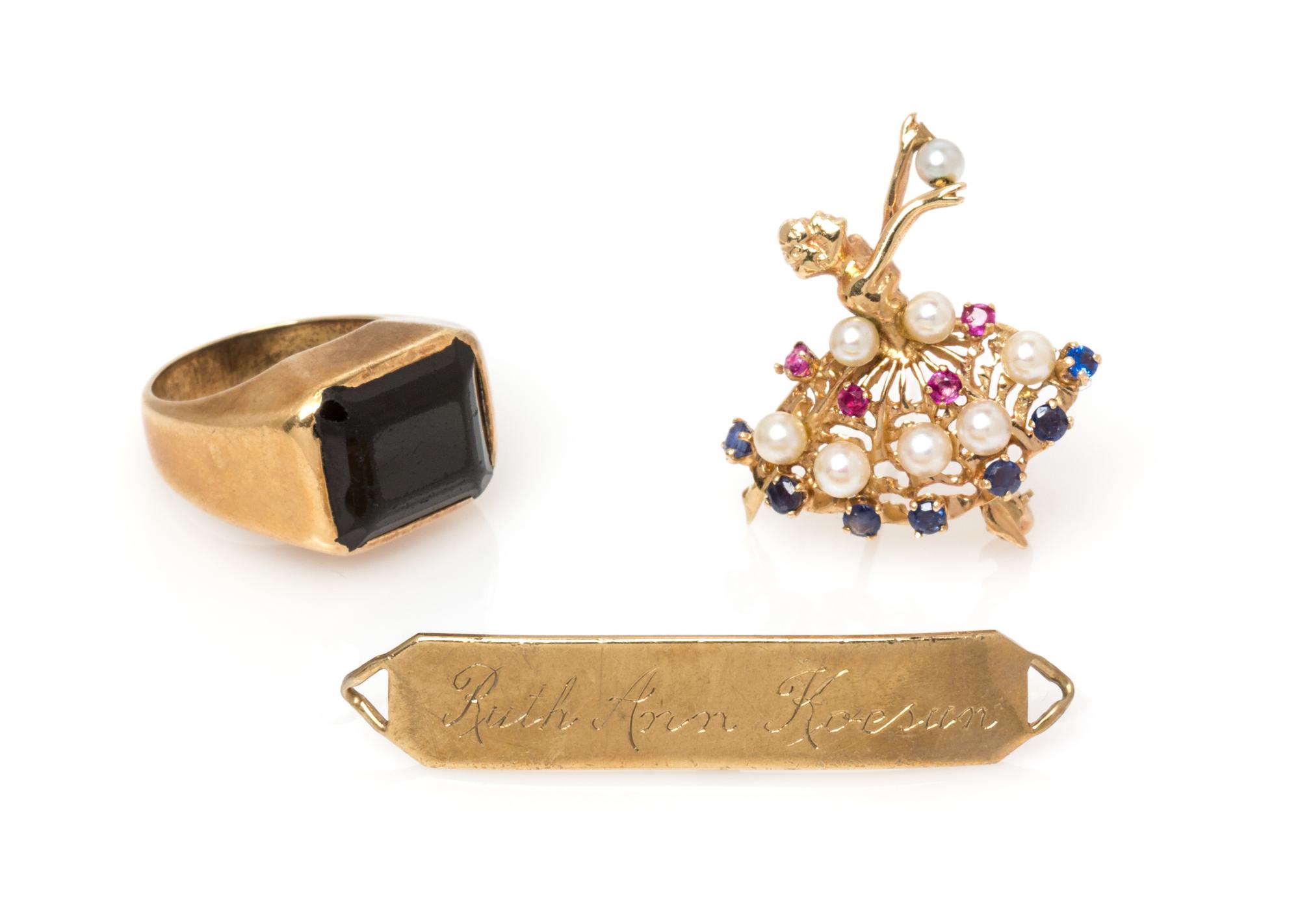 A Collection of Yellow Gold Jewelry,