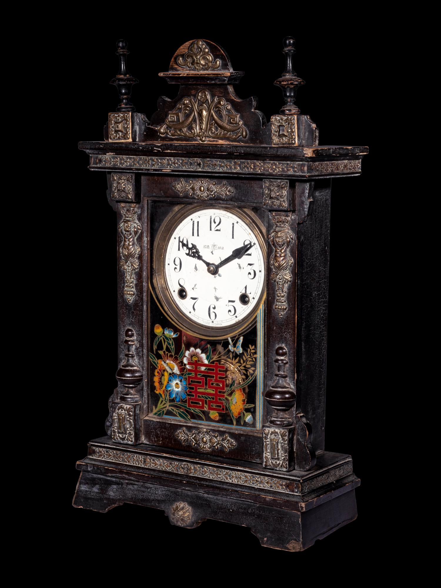 A Chinese 'Double Happiness' Gingerbread Clock, Deshunxing
