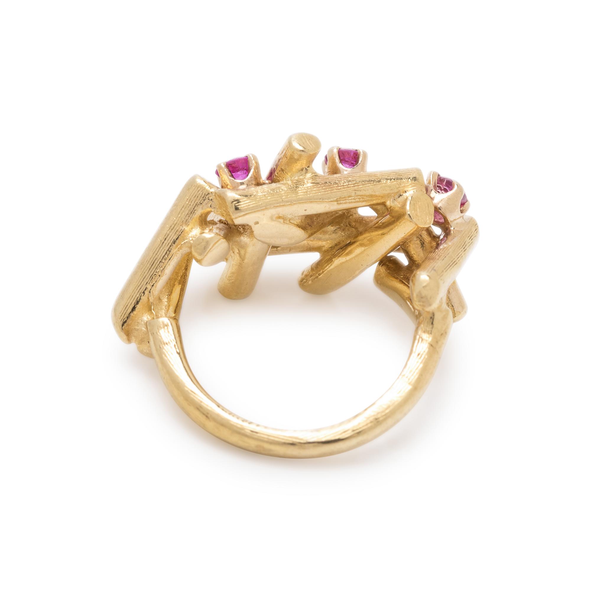 YELLOW GOLD, DIAMOND AND RUBY RING