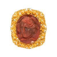 ANTIQUE, YELLOW GOLD AND AGATE CAMEO BROOCH