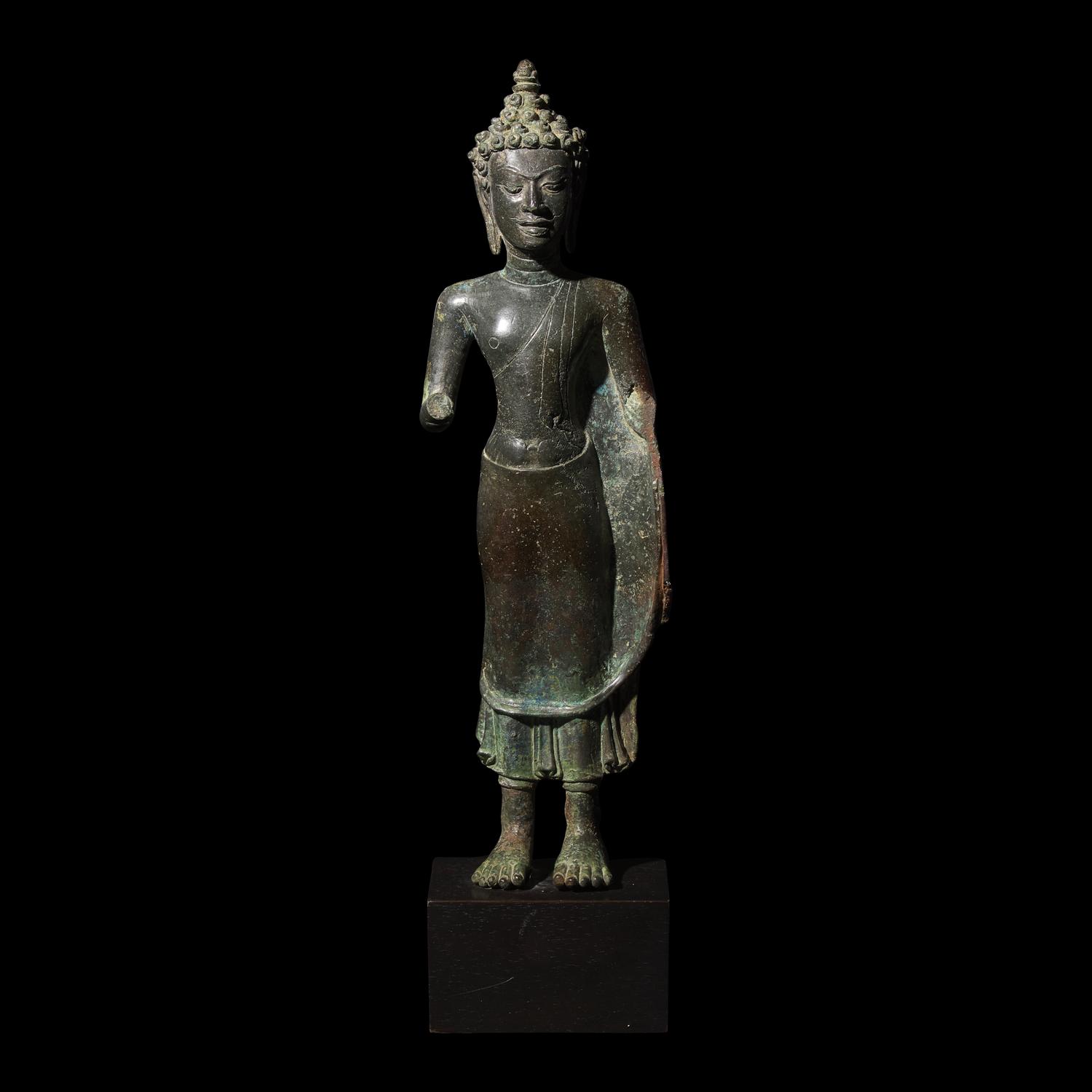 A Thai Copper Alloy Figure of Buddha, Mon-Dvaravati, 7th-8th Century 暹羅七-八世紀 青銅佛