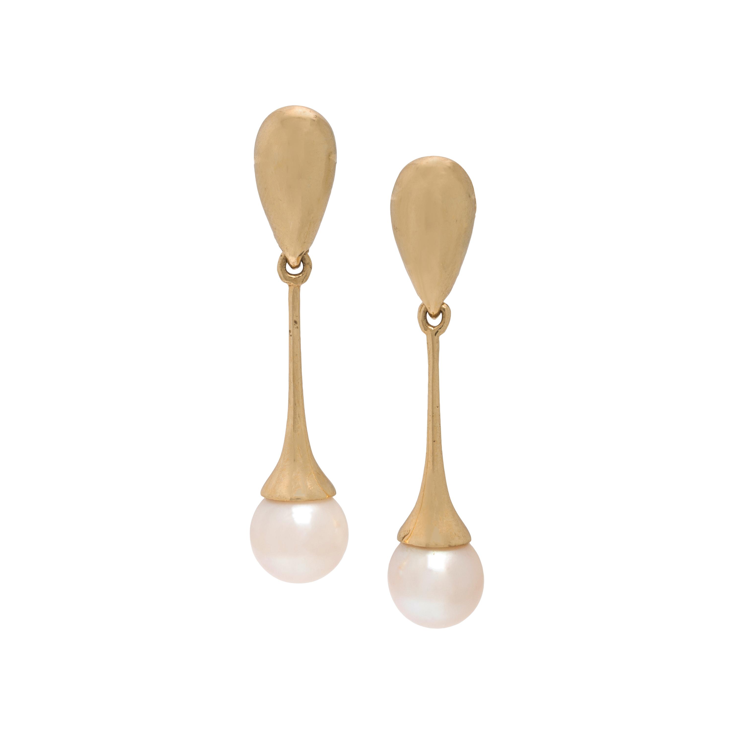 Cultured Pearl Necklace and Earrings