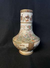 A finely-decorated Satsuma-type vase, Okamoto Ryozan 日本萨摩烧风格瓷瓶 亮山造 Meiji period ??