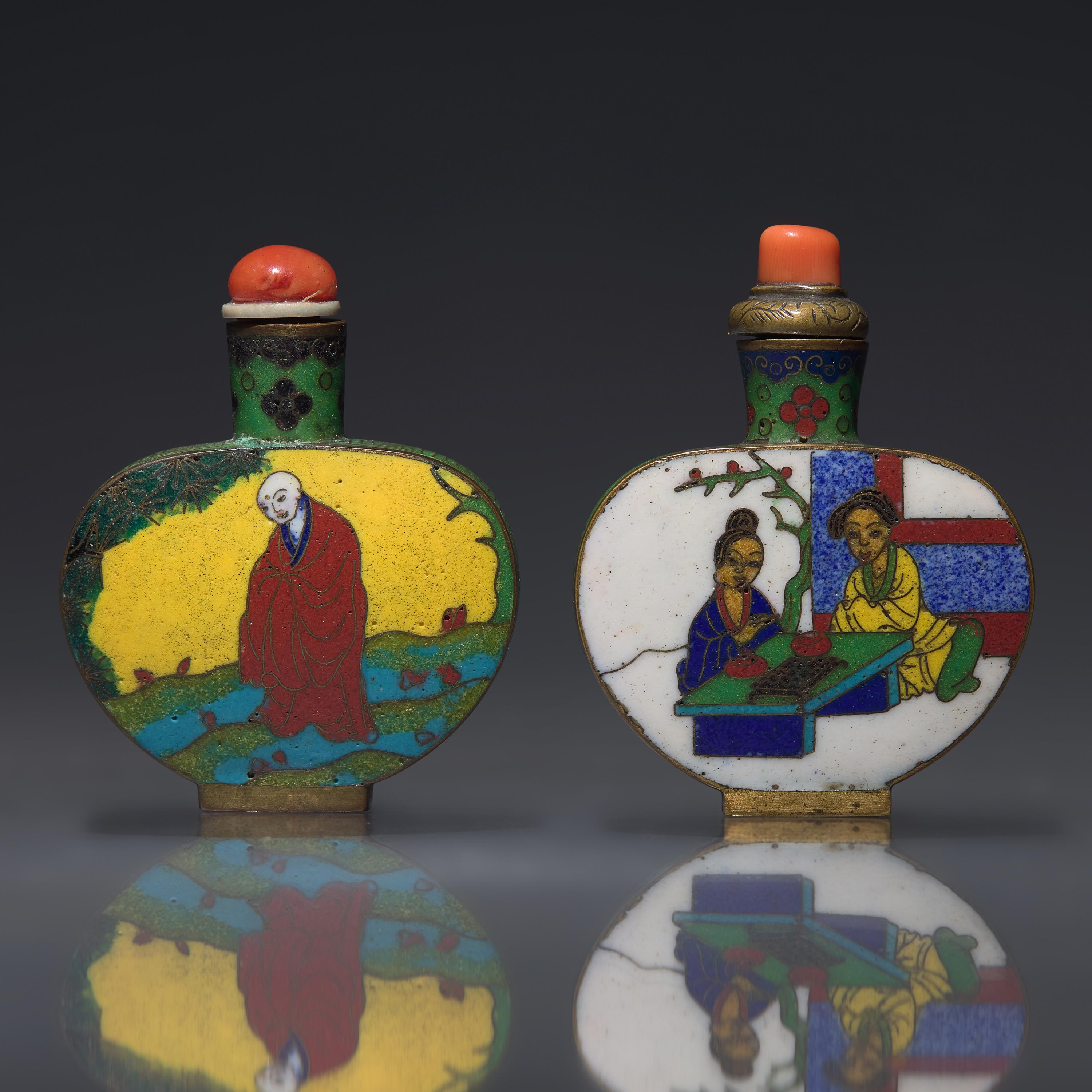 Two Similar Cloisonné Snuff Bottles, Circa 1850-1900 — 1850-1900年 掐絲琺瑯鼻煙壺兩件