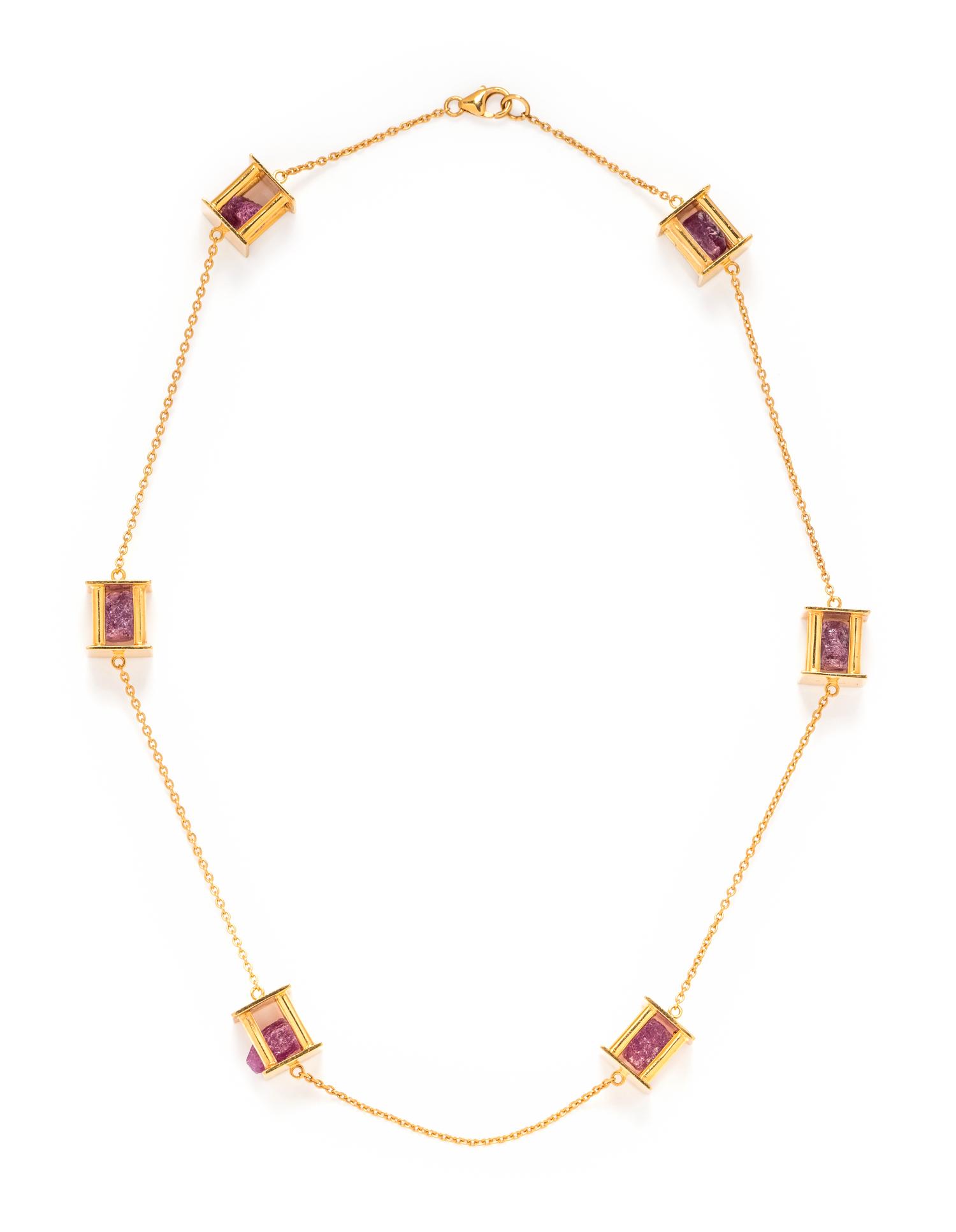 YELLOW GOLD AND RUBY NECKLACE