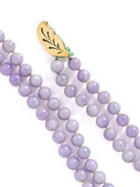 A Lavender Jadeite, Jadeite and Yellow Gold Necklace 紫羅蘭翡翠珠鏈