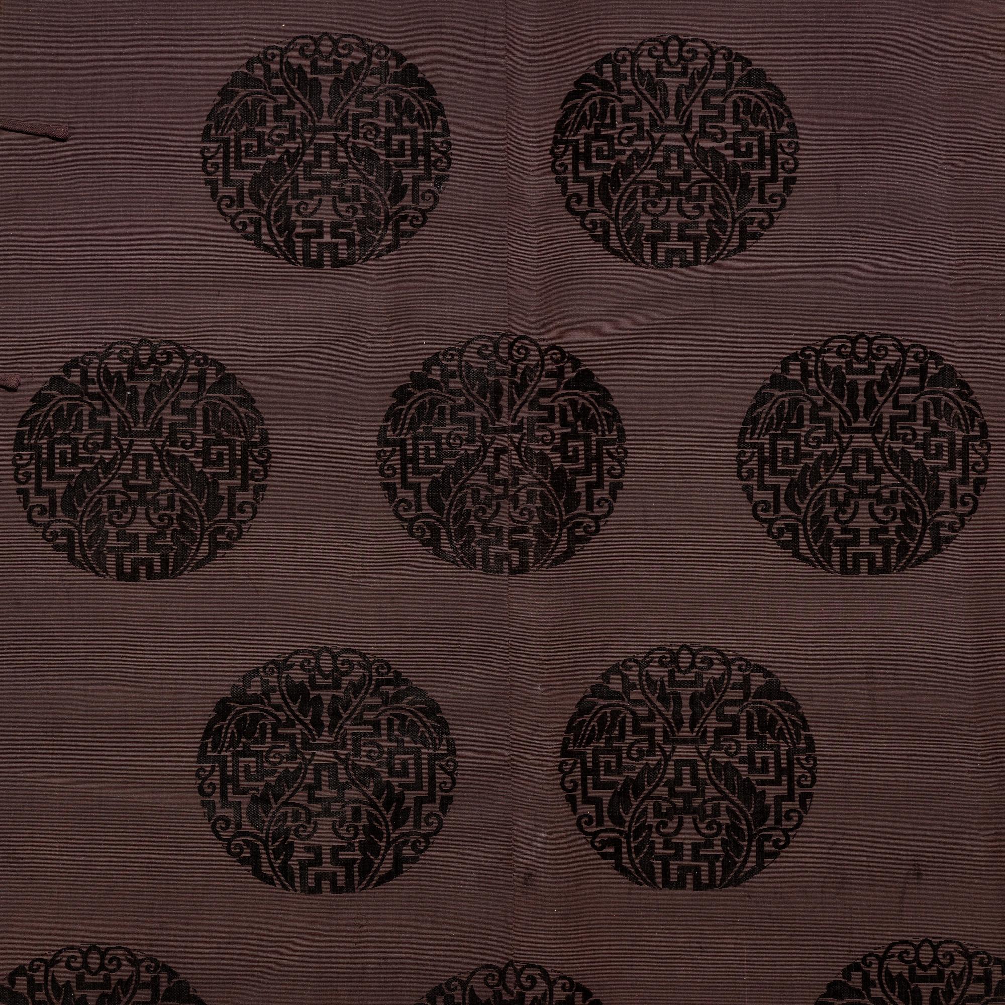 A Chinese Dark Brown Cut Velvet Robe, 20th Century — 清晚期 醬地漳絨團壽紋袍