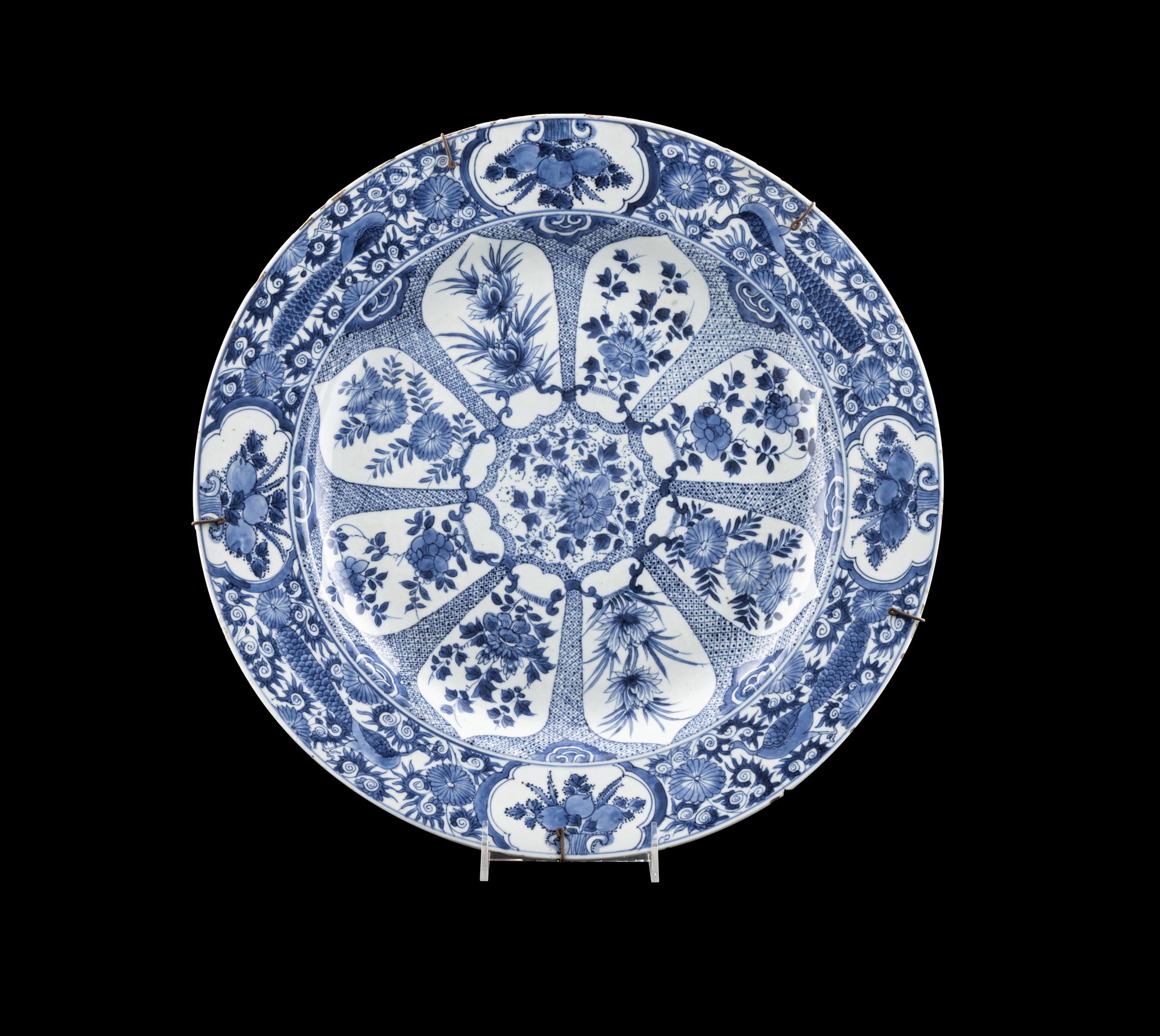 A Chinese Export Blue and White Porcelain Charger
