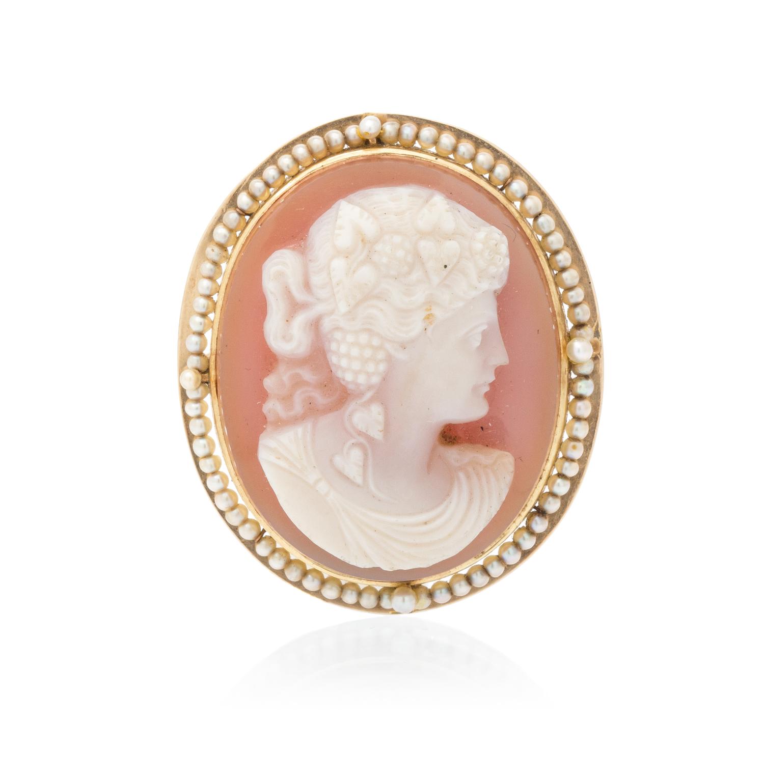 A 14 Karat Yellow Gold, Agate Cameo and Seed Pearl Pendant/Brooch, 8.30 dwts.