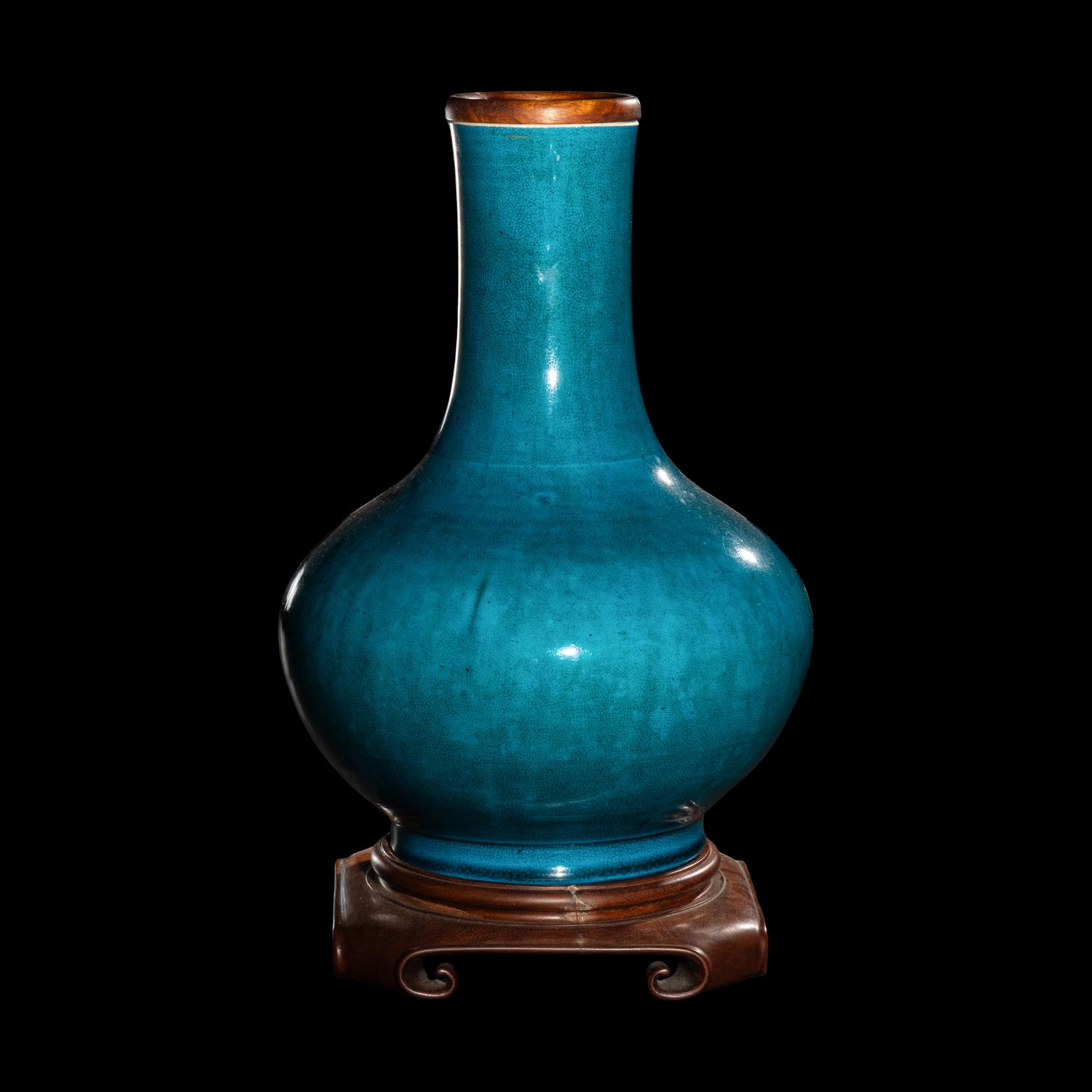 A Porcelain Turquoise Glazed Vase