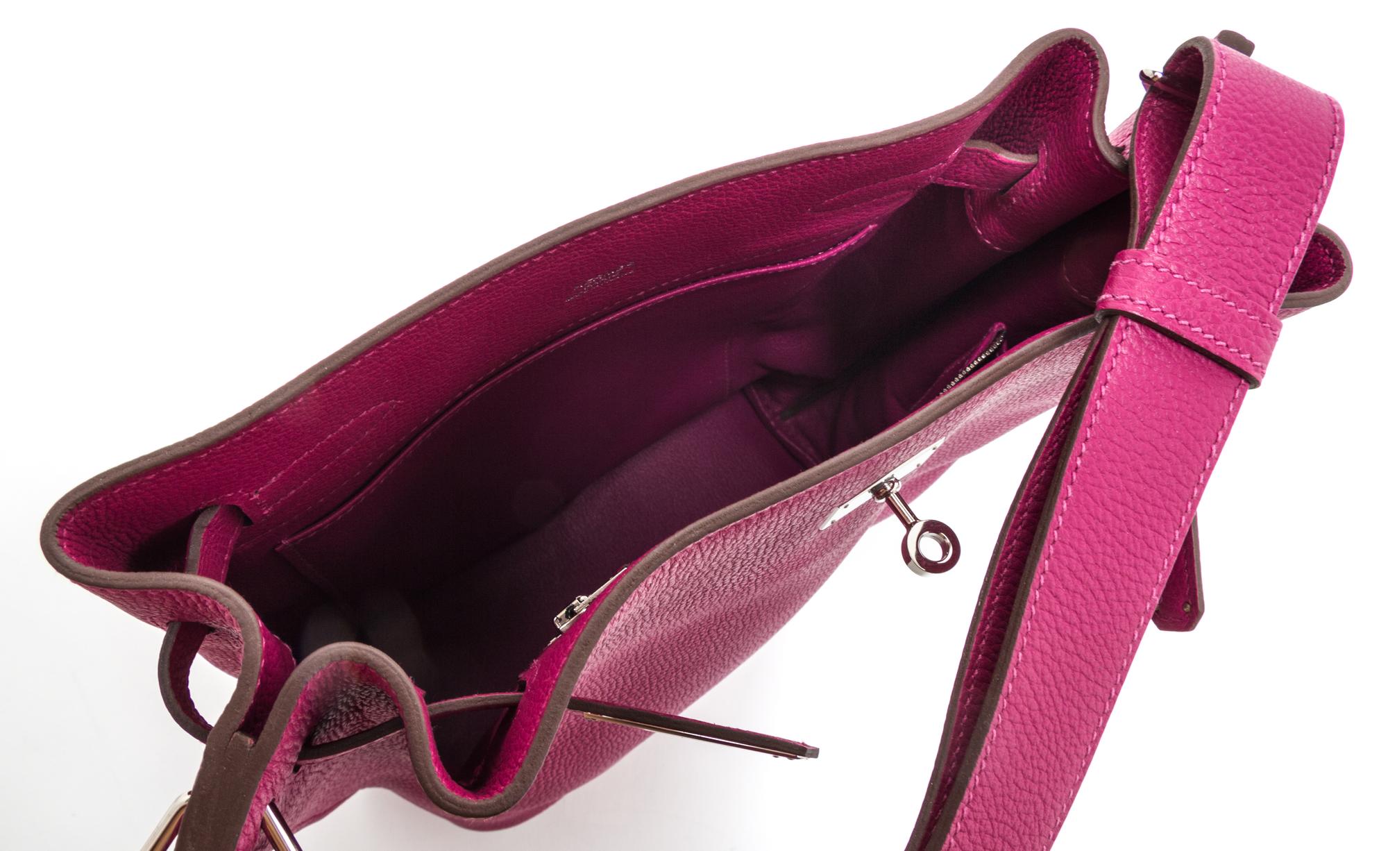An Hermes Rubis Togo 22cm So-Kelly Handbag, 9" x 11" x 4.5".