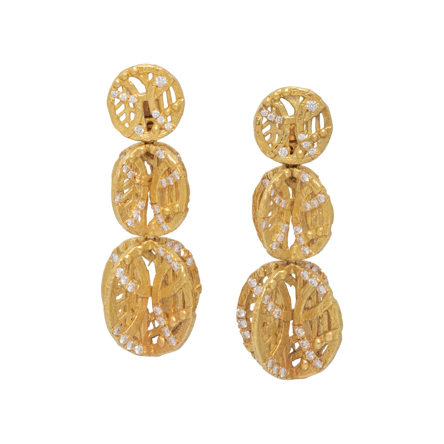 KATY BRISCOE, YELLOW GOLD AND DIAMOND 'VANDERBILT' EARCLIPS