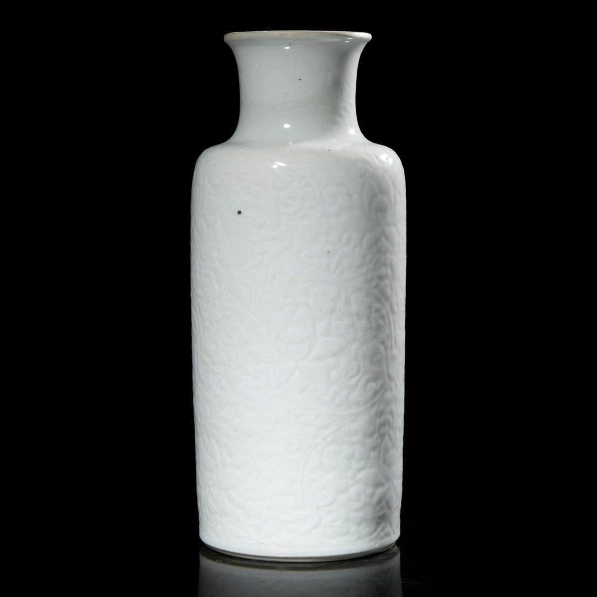 A Chinese carved white porcelain sleeve vase 白瓷刻劃花燈籠瓶 Kangxi period ? ??
