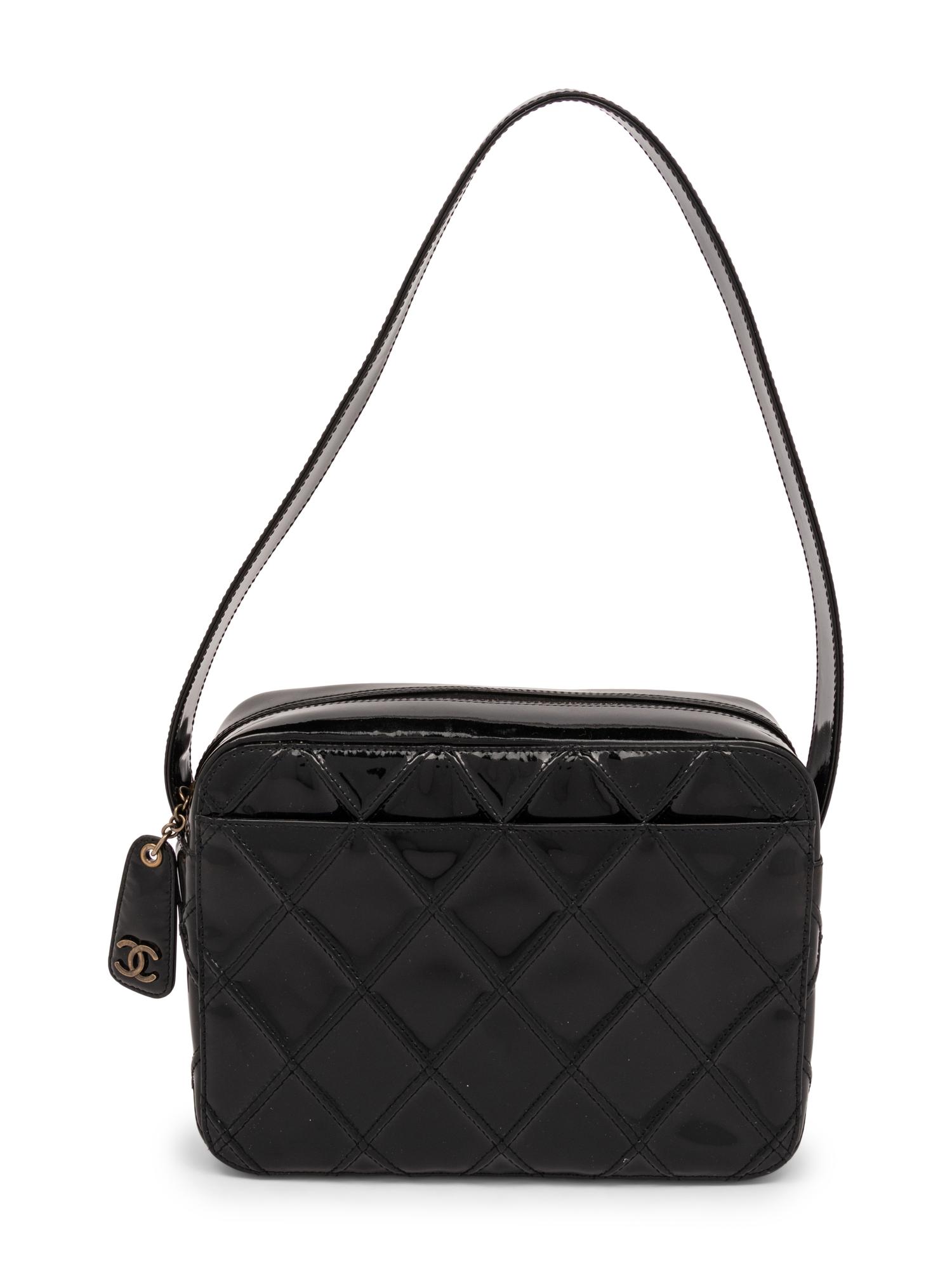 Chanel Bag in Black Patent Leather, 2000-02
