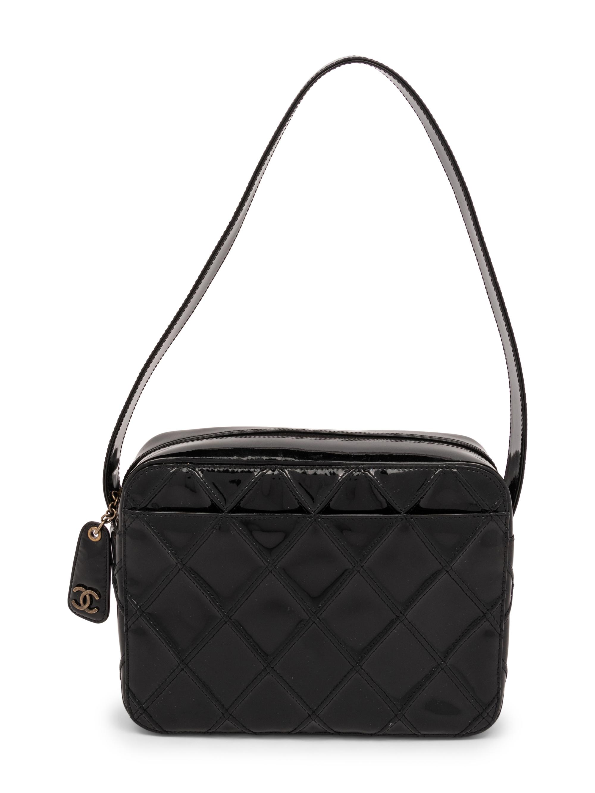 Chanel Bag in Black Patent Leather, 2000-02