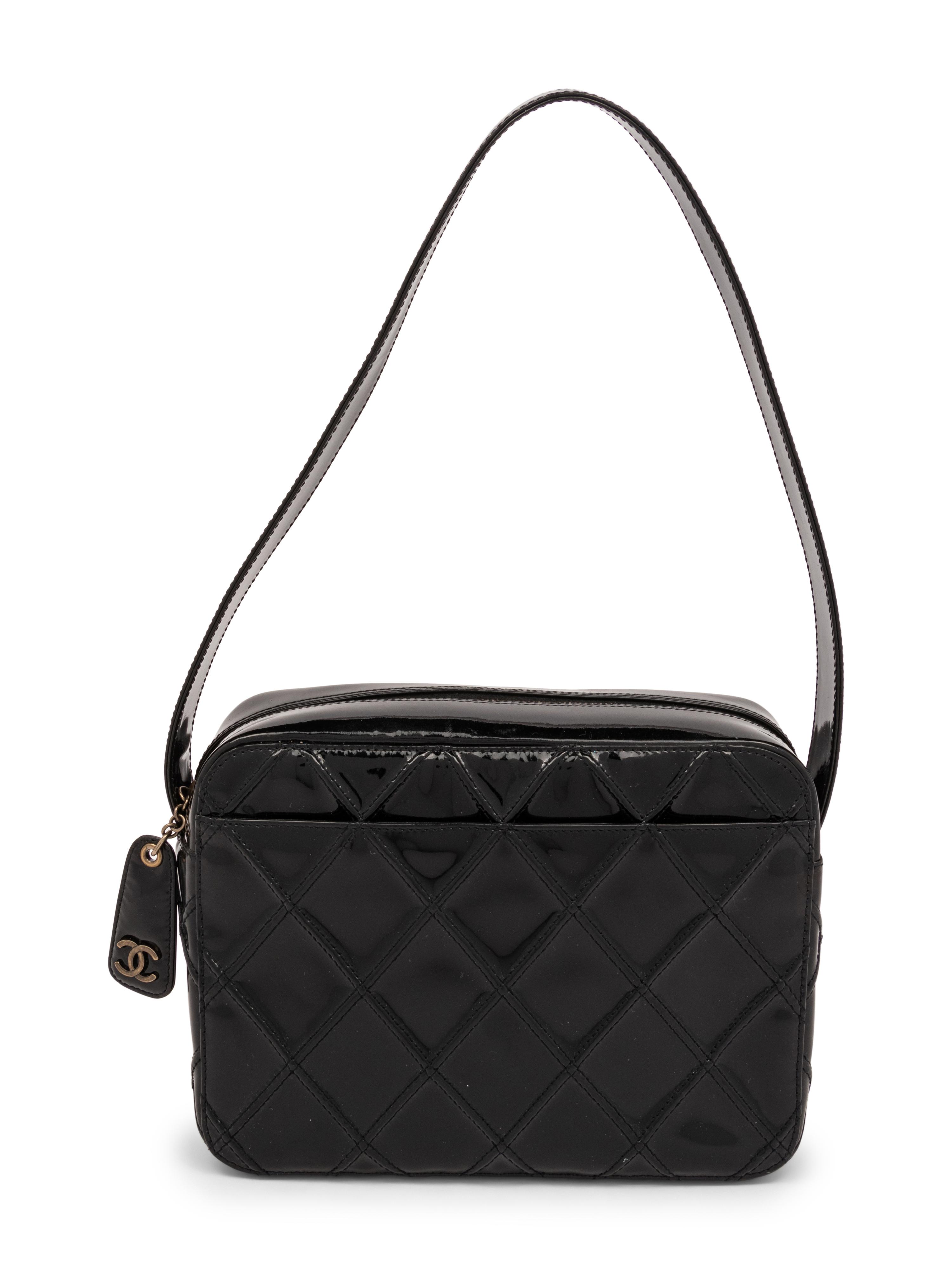 Chanel Bag in Black Patent Leather, 2000-02