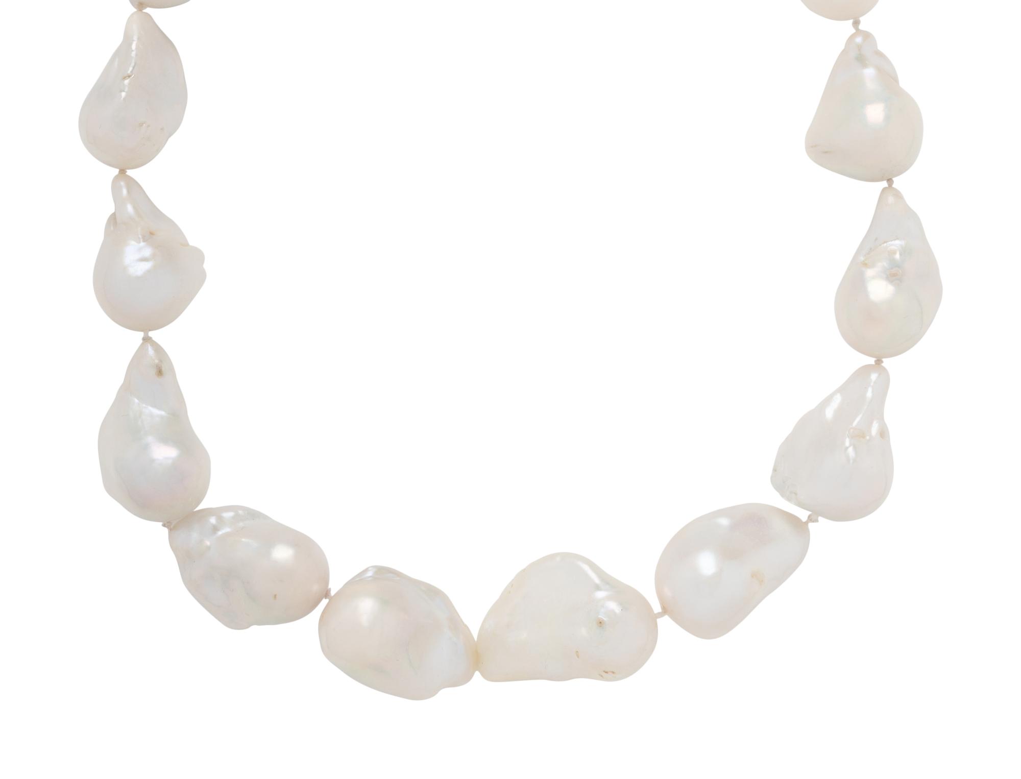 BAROQUE CULTURED PEARL NECKLACE