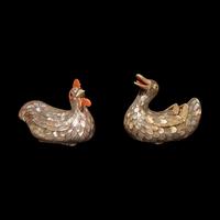 Two Chinese Mother of Pearl Bird-Form Boxes and Covers, Late 19th/Early 20th Century 晚清/民國 乾隆御製款嵌螺鈿雞鴨蓋盒一對