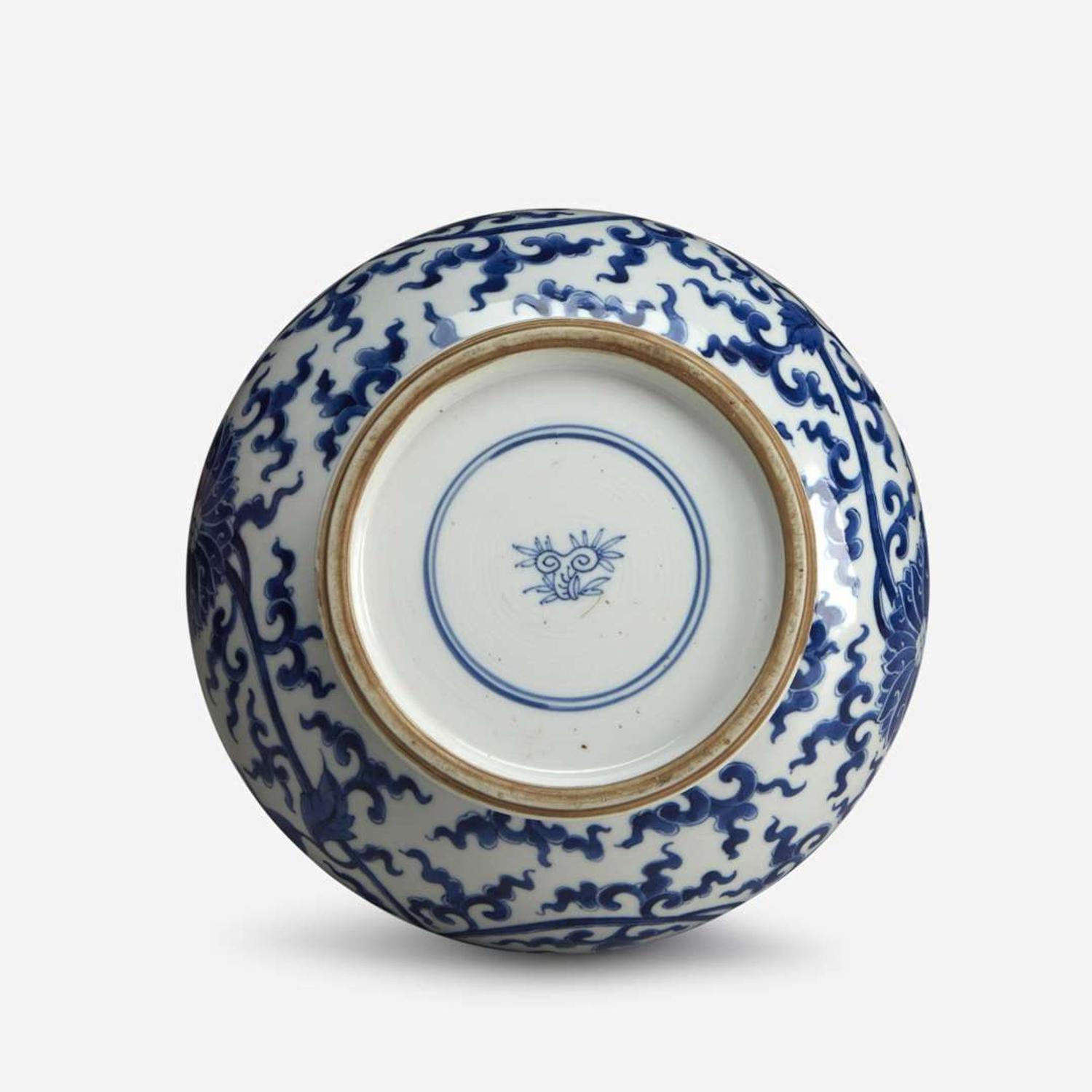 A Chinese blue and white porcelain bottle vase