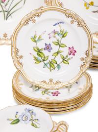 A Spode Stafford Flowers Porcelain Dinner Service