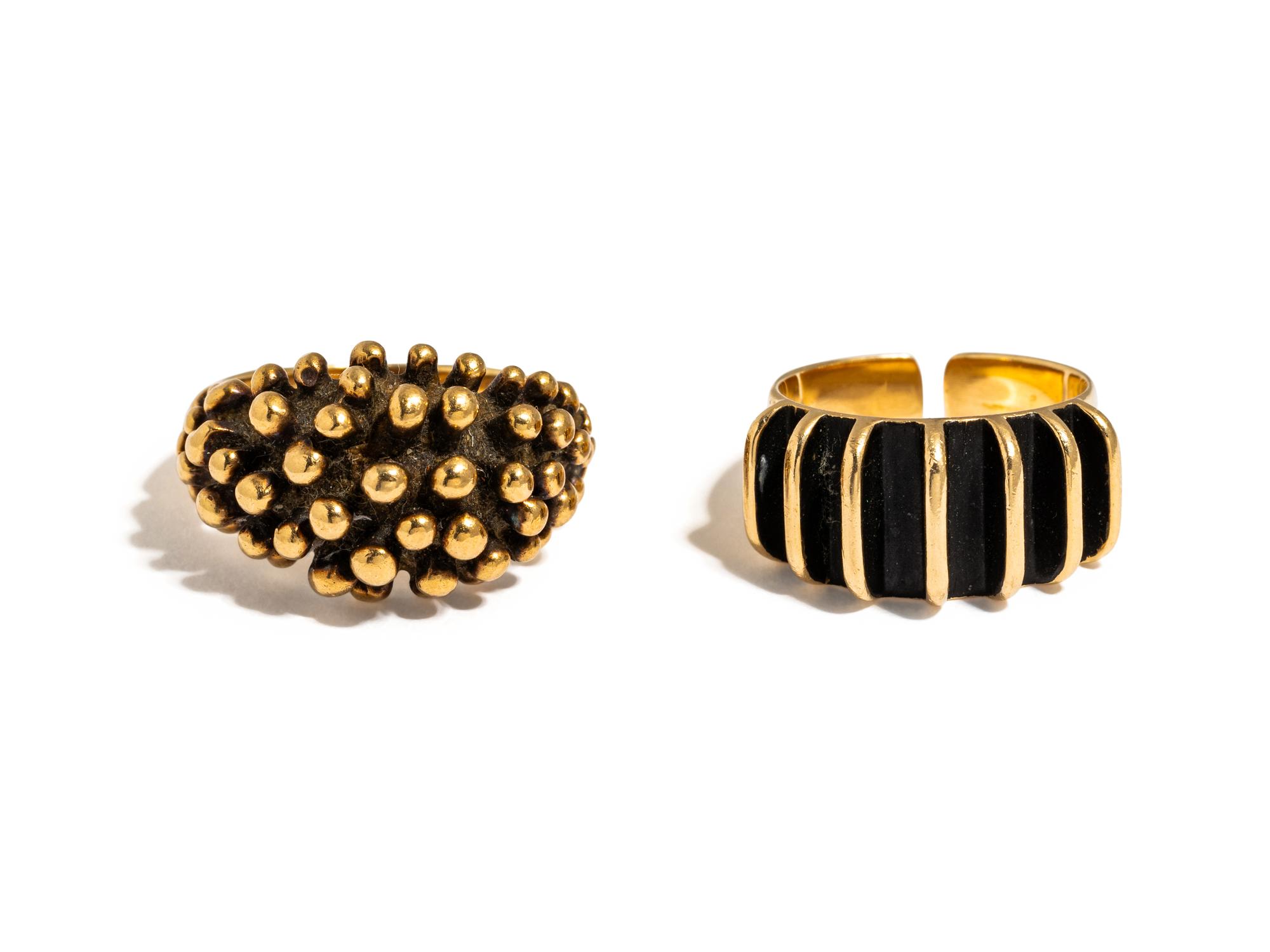 PAIR OF YELLOW GOLD RINGS