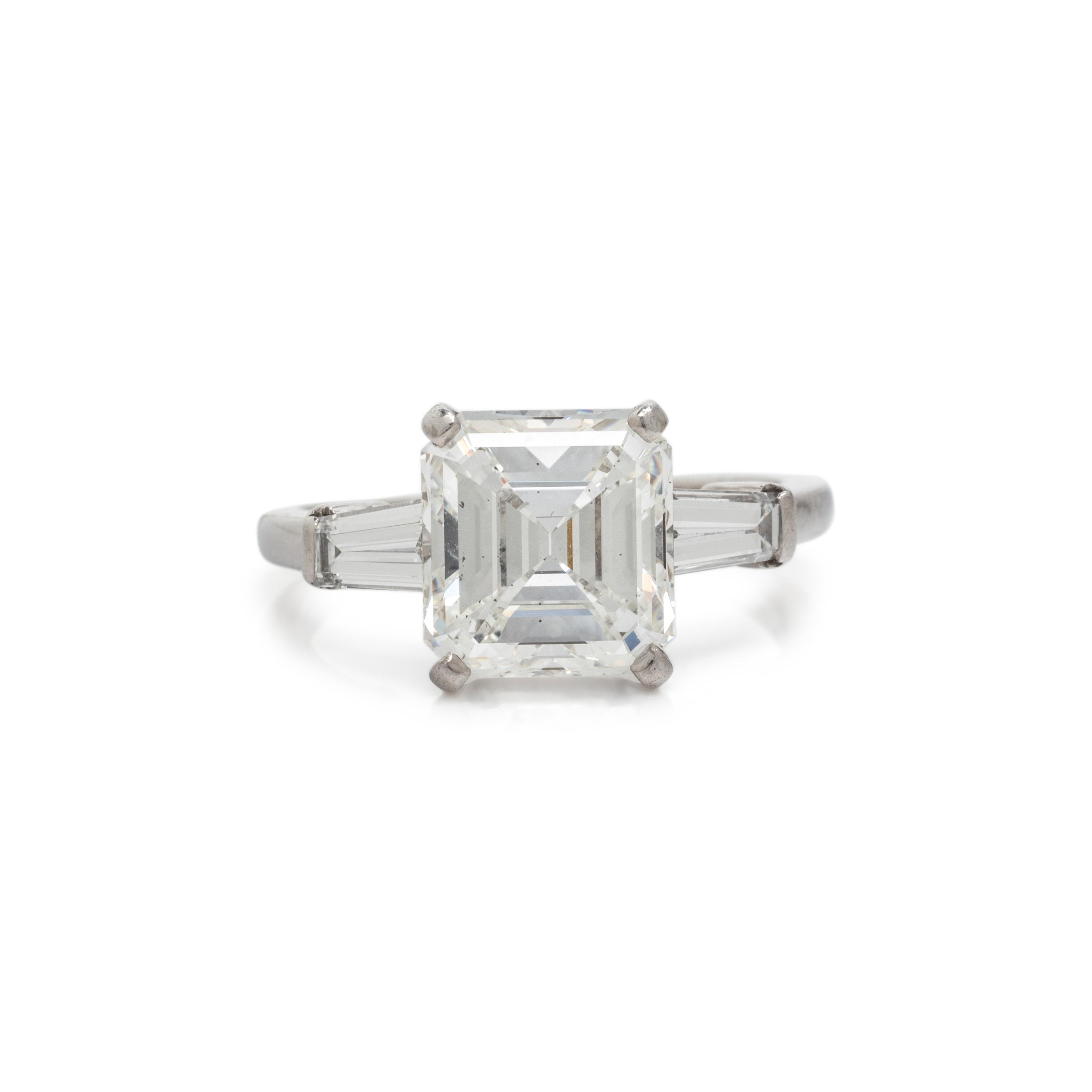 DIAMOND RING