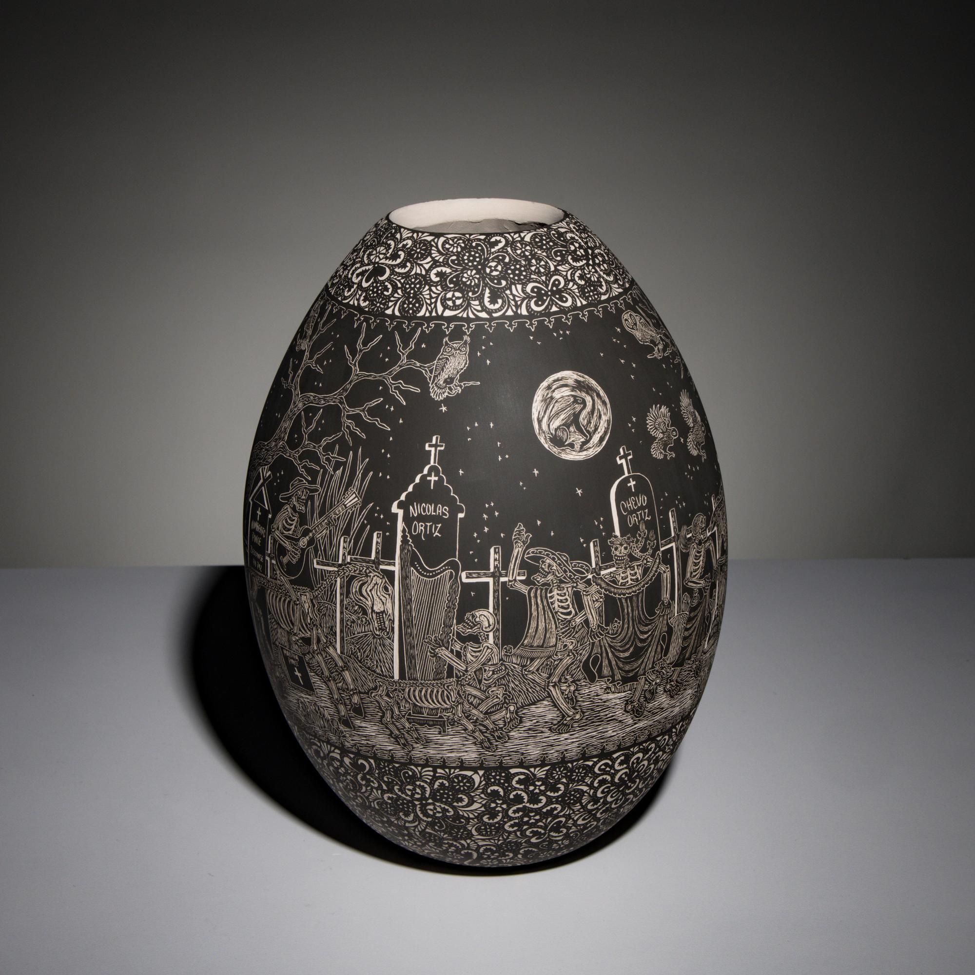 Hector Javier Martinez Mendez and Gabriela Perez de Martinez (Mata Ortiz, 20th century) — Black-on-Cream Sgraffito Pottery Jar, Remembering Artist Past - Night