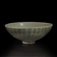 A Chinese Longquan celadon petal-carved "Lotus" bowl 龙泉窑刻划花碗 Southern Song/Yuan Dynasty ????