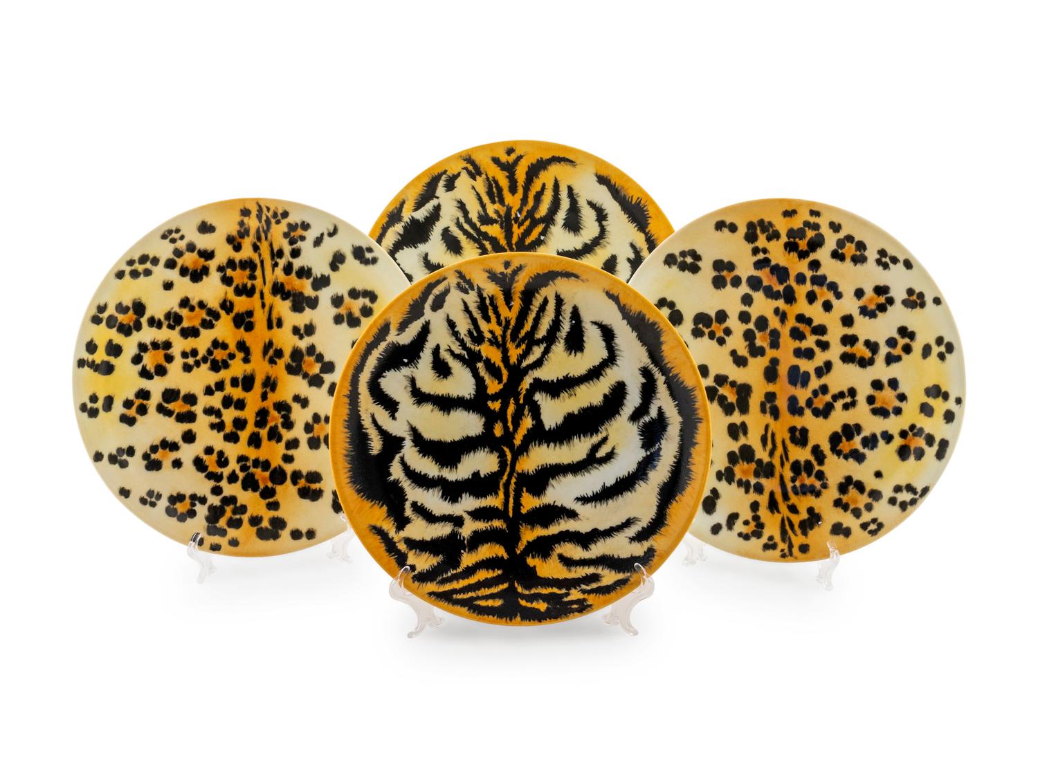 A Set of Limoges Dinner Plates — THARAUD, 20TH CENTURY