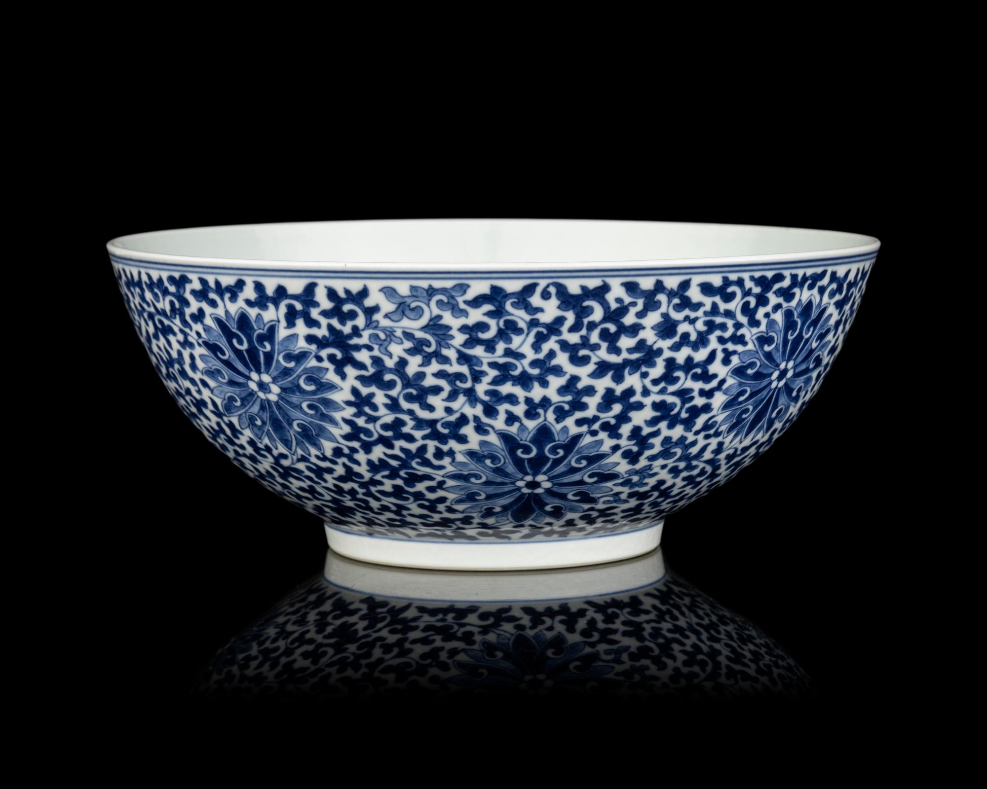 A Large Chinese Blue and White Porcelain 'Lotus' Bowl