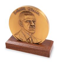 (Politics) A group of approximately 20 items relating to Barack Obama (1961) and the 2008 Presidential Election, comprising: